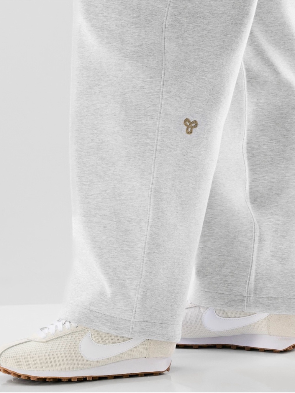 Aritzia Golden AfterFX- Grounded Barrel Sweatpants
